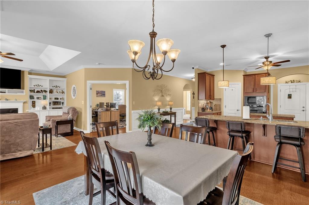 2215 Dunning Court