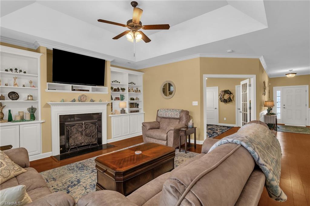 2215 Dunning Court