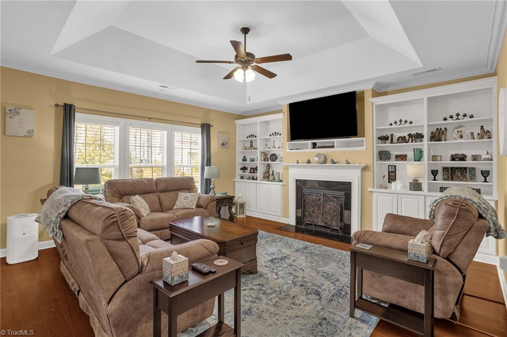 2215 Dunning Court