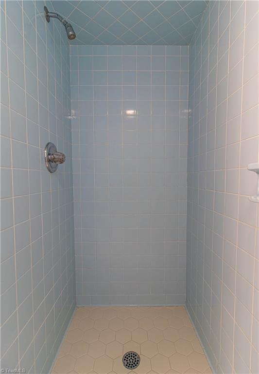 654 Meadowlark Drive, Winston-Salem