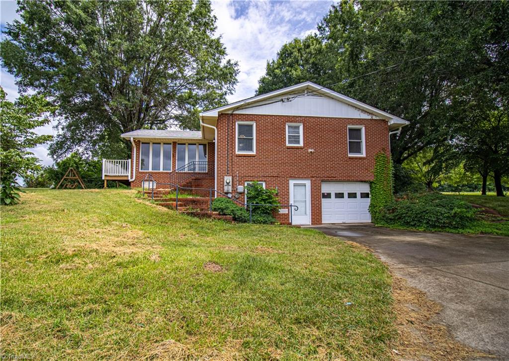 654 Meadowlark Drive, Winston-Salem