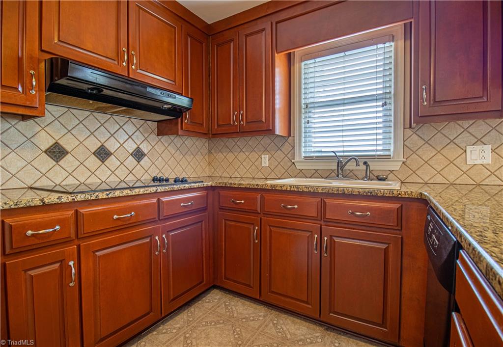 654 Meadowlark Drive, Winston-Salem