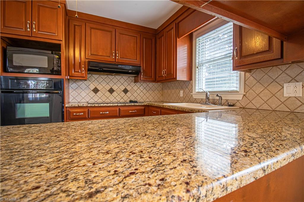 654 Meadowlark Drive, Winston-Salem