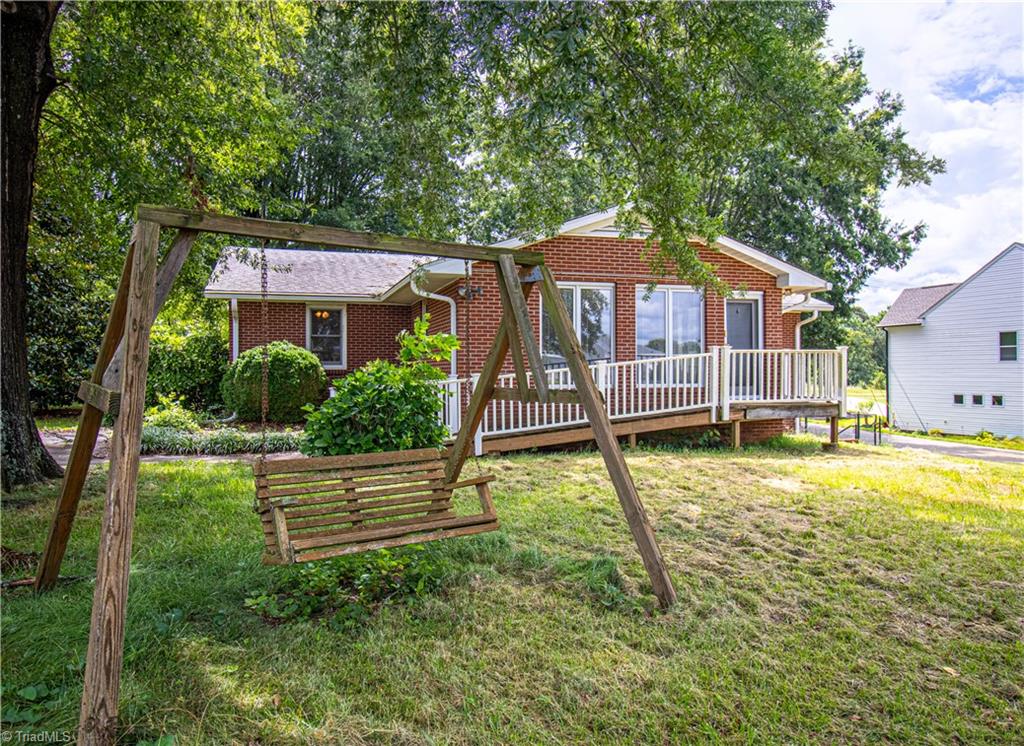 654 Meadowlark Drive, Winston-Salem