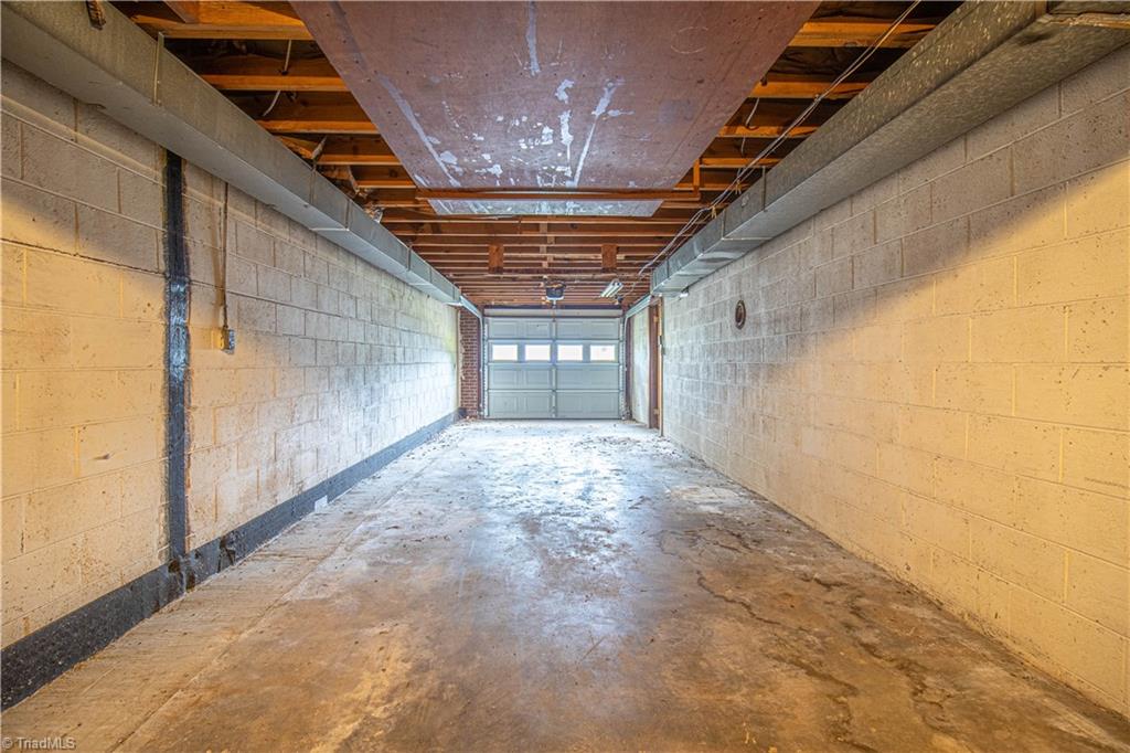 654 Meadowlark Drive, Winston-Salem