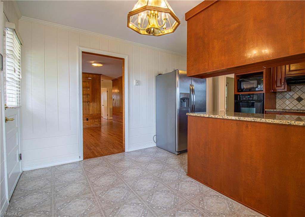 654 Meadowlark Drive, Winston-Salem