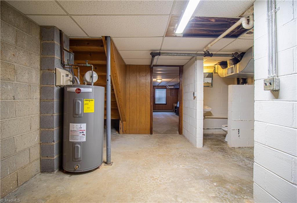 654 Meadowlark Drive, Winston-Salem