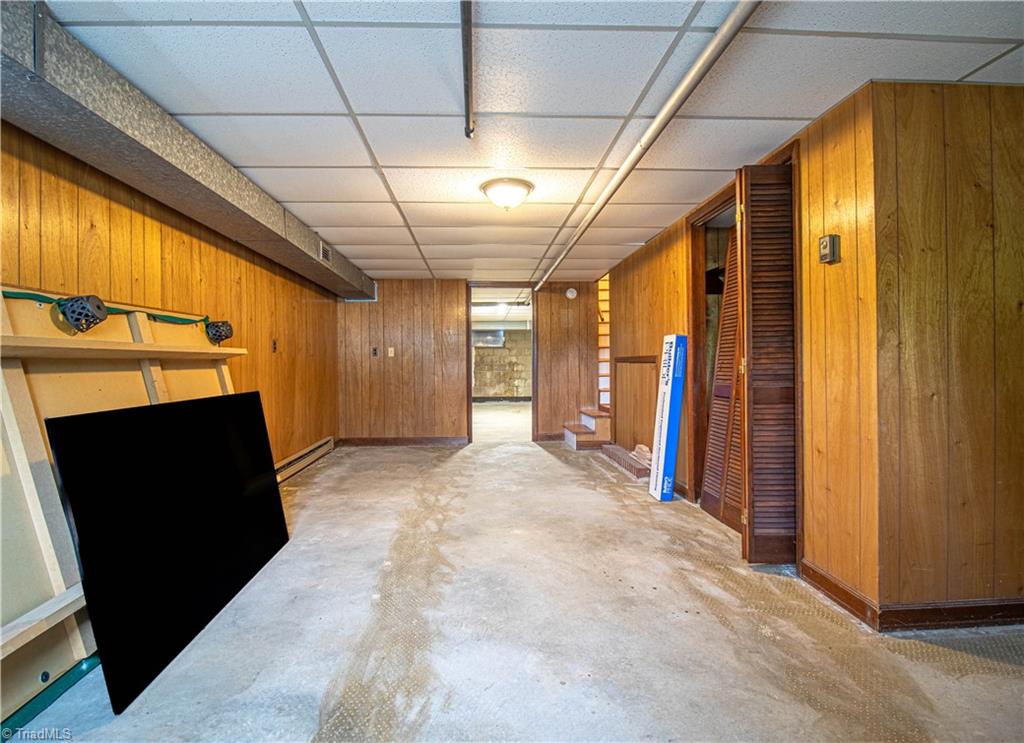 654 Meadowlark Drive, Winston-Salem