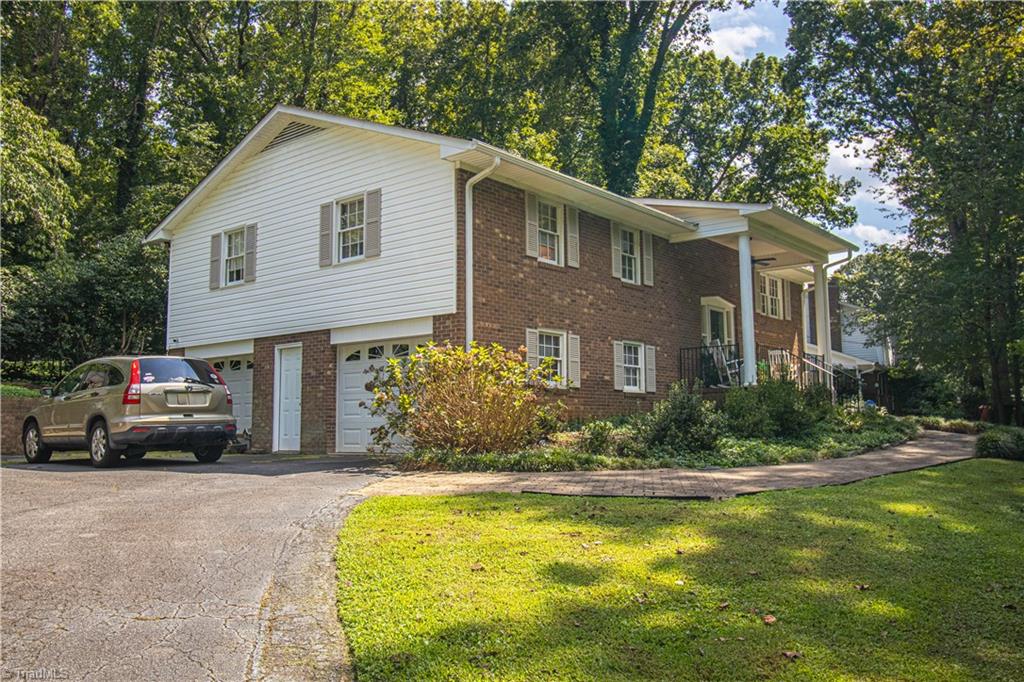 1825 Buddingbrook Lane, Winston-Salem