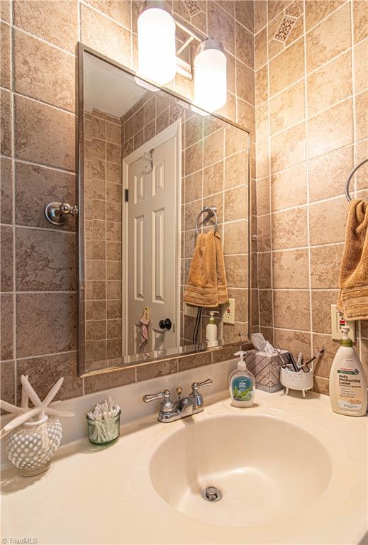 1825 Buddingbrook Lane, Winston-Salem