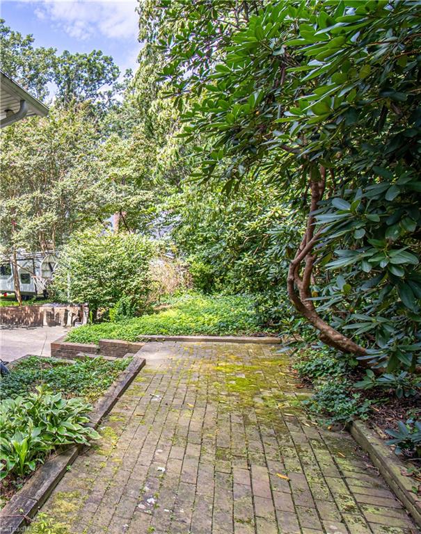 1825 Buddingbrook Lane, Winston-Salem
