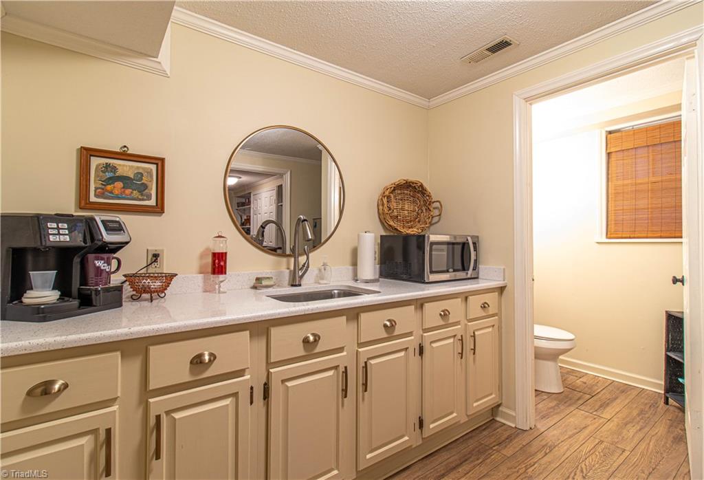 1825 Buddingbrook Lane, Winston-Salem