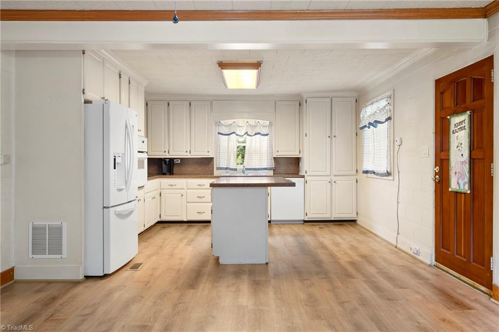 1672 Disher Road, Winston-Salem