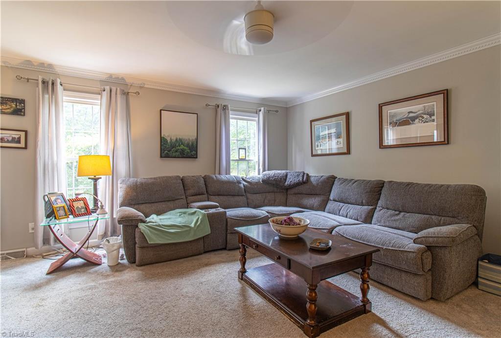 121 Wellesborough Road, Winston-Salem