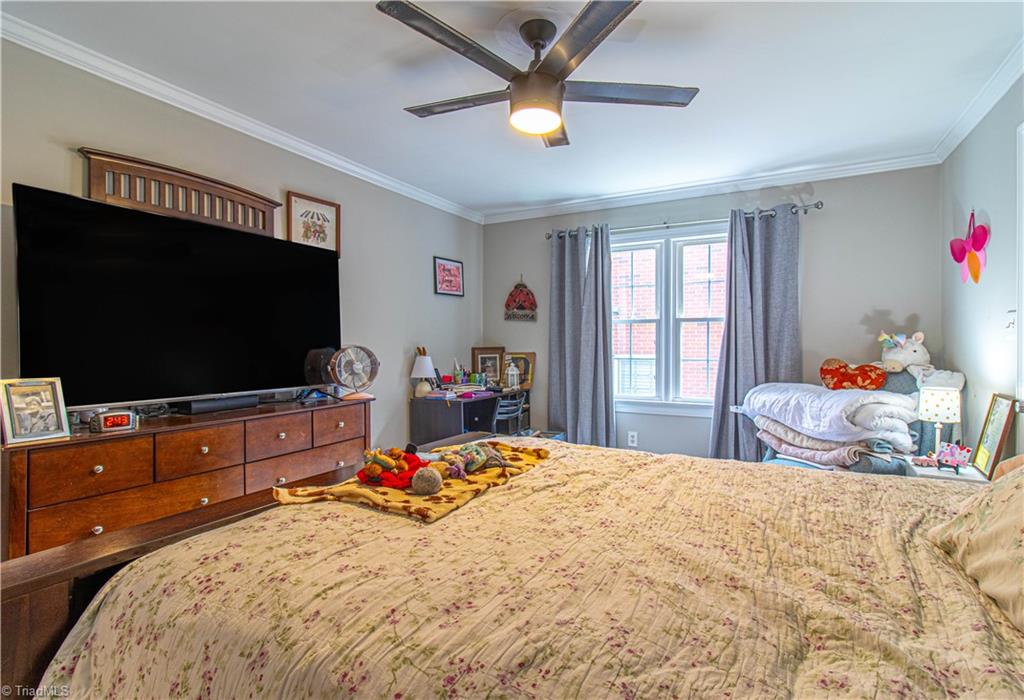 121 Wellesborough Road, Winston-Salem