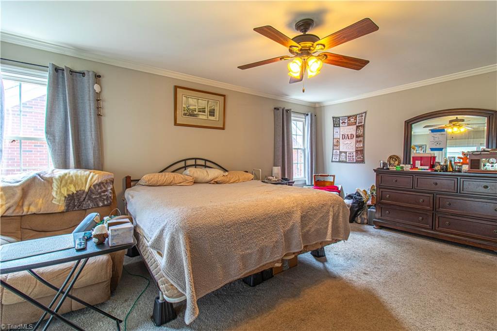 121 Wellesborough Road, Winston-Salem