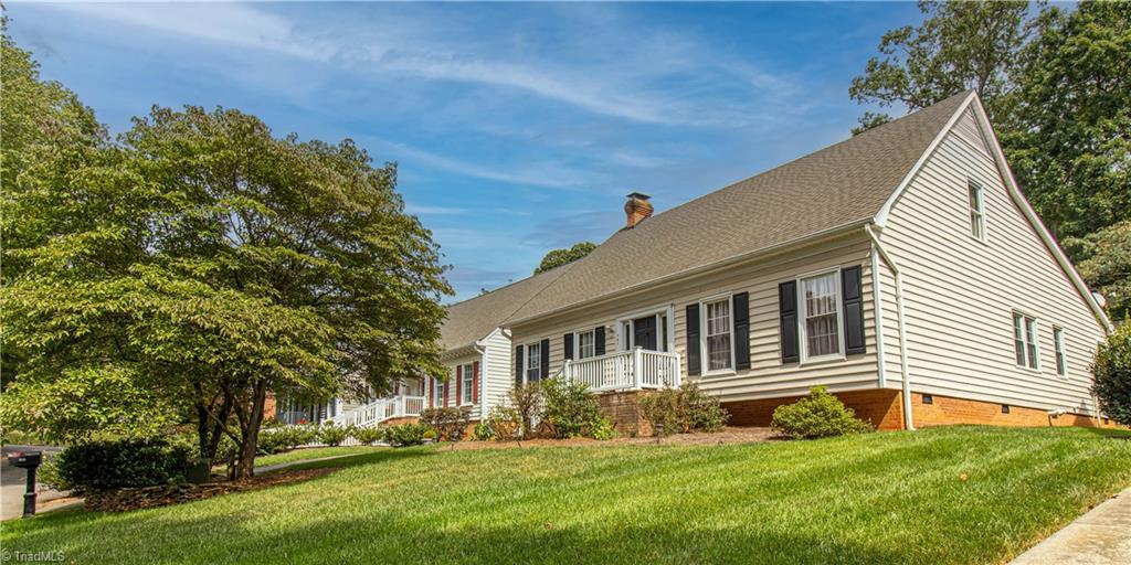 121 Wellesborough Road, Winston-Salem