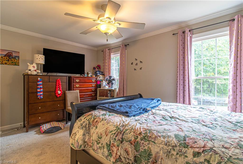 121 Wellesborough Road, Winston-Salem