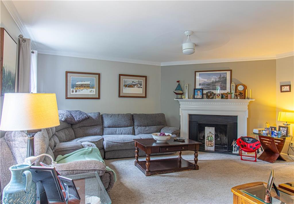 121 Wellesborough Road, Winston-Salem