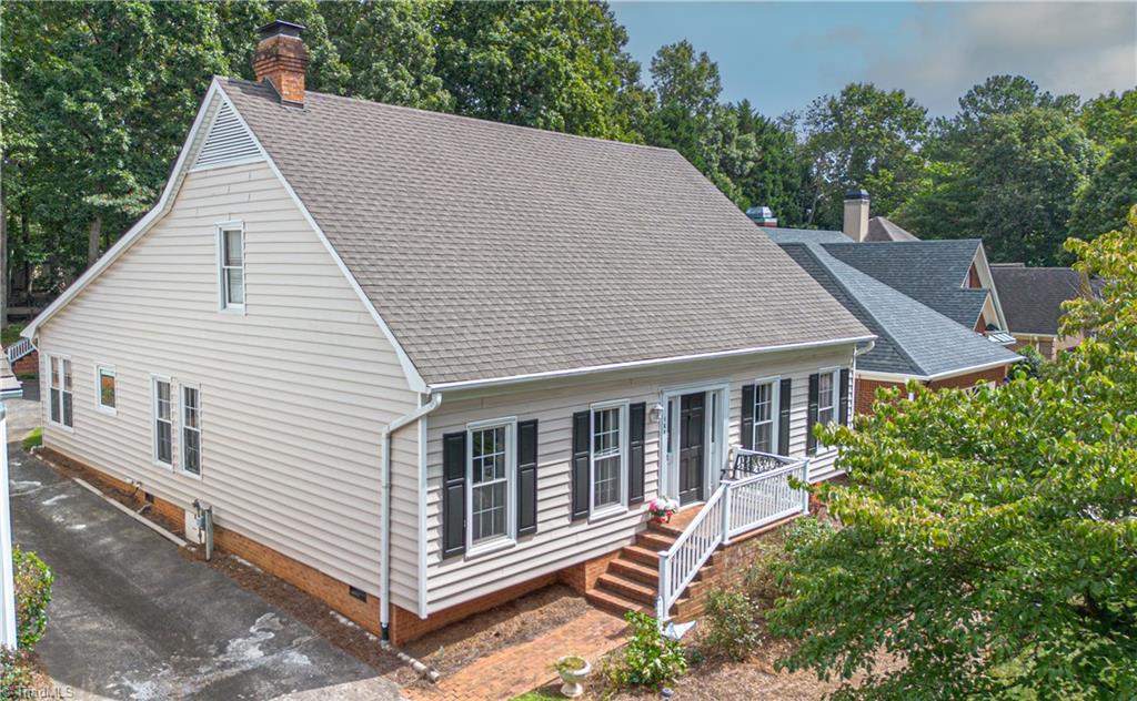121 Wellesborough Road, Winston-Salem