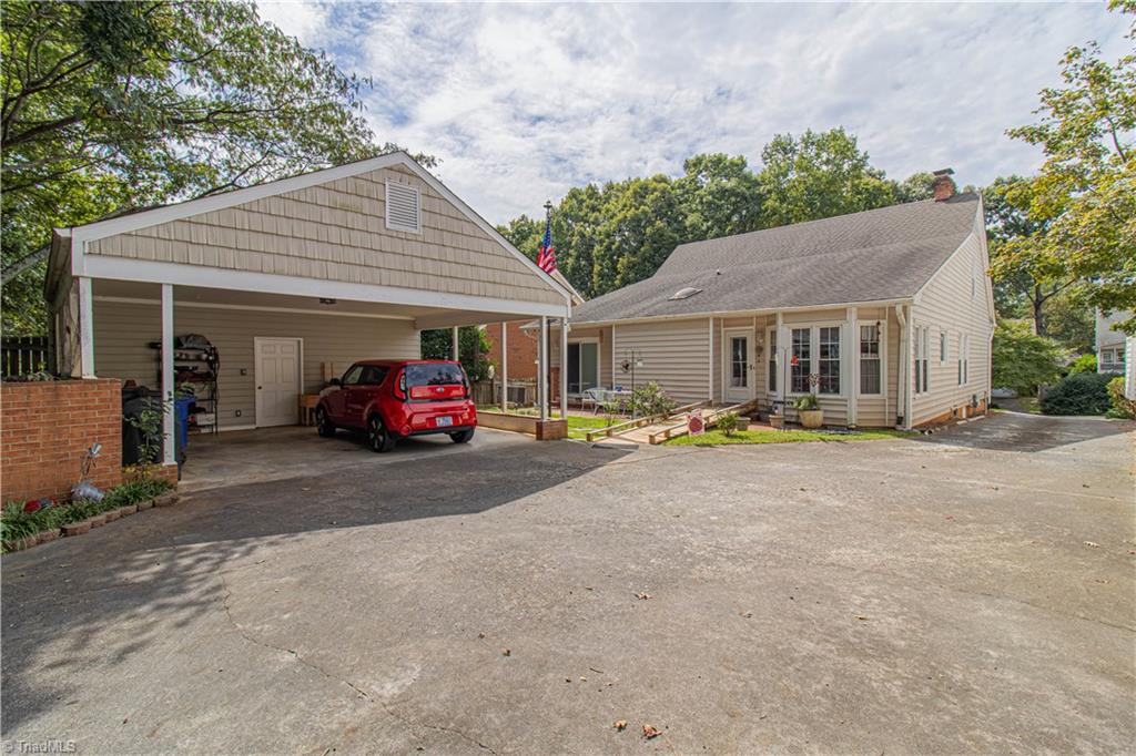 121 Wellesborough Road, Winston-Salem