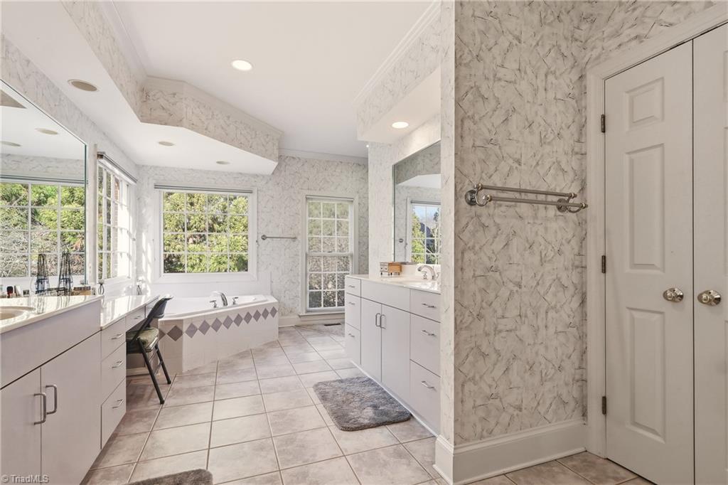 5307 Century Oaks Drive