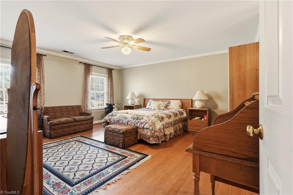 5307 Century Oaks Drive