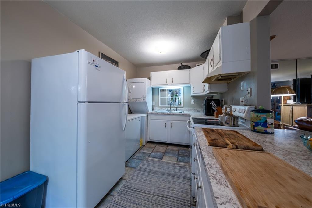 3820 Country Club Road, Winston-Salem Unit: E