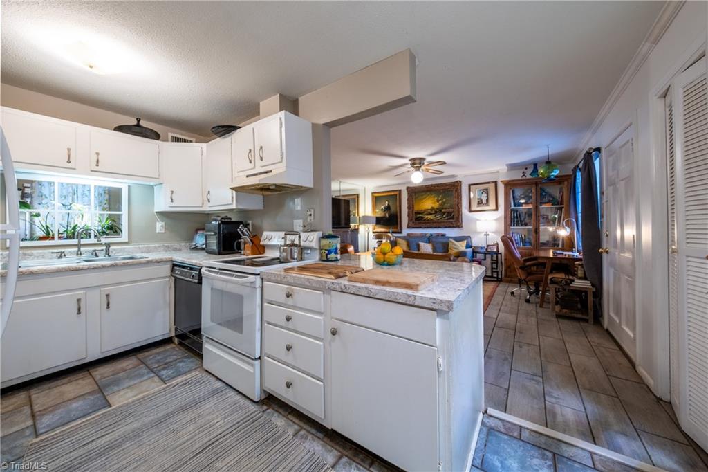 3820 Country Club Road, Winston-Salem Unit: E