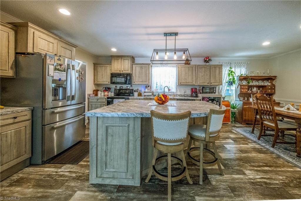 8955 Dennis Road