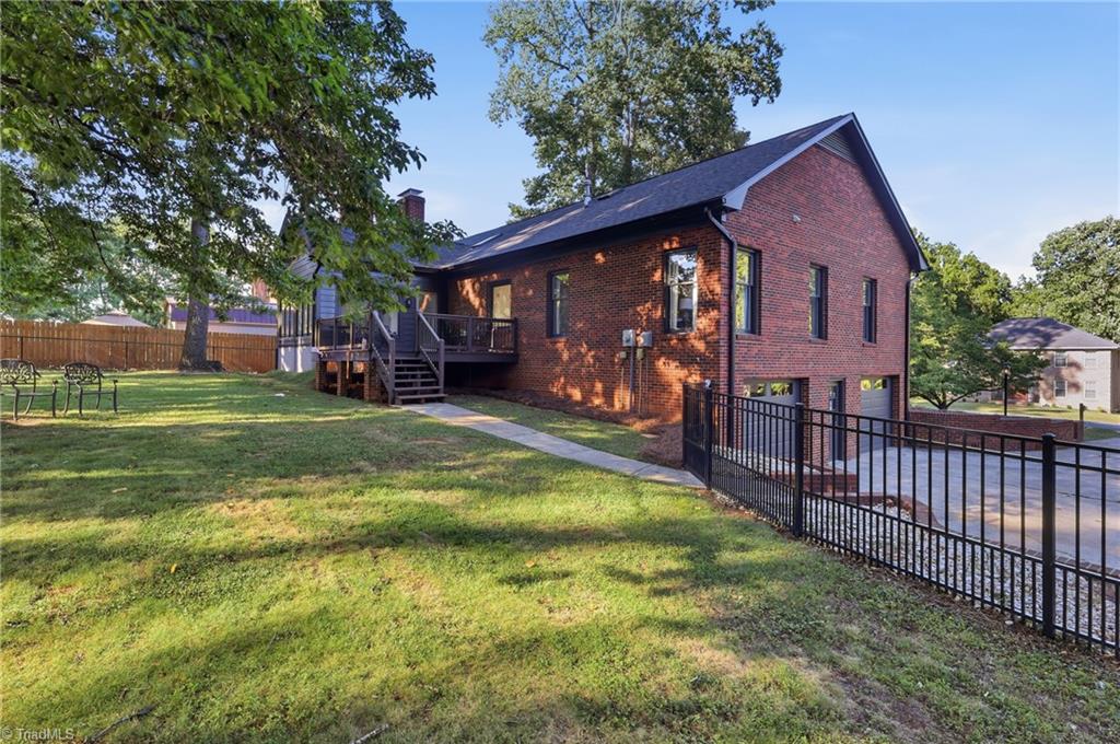 1832 Hunters Forest Drive, Winston-Salem