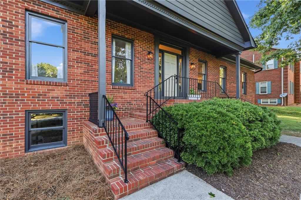 1832 Hunters Forest Drive, Winston-Salem