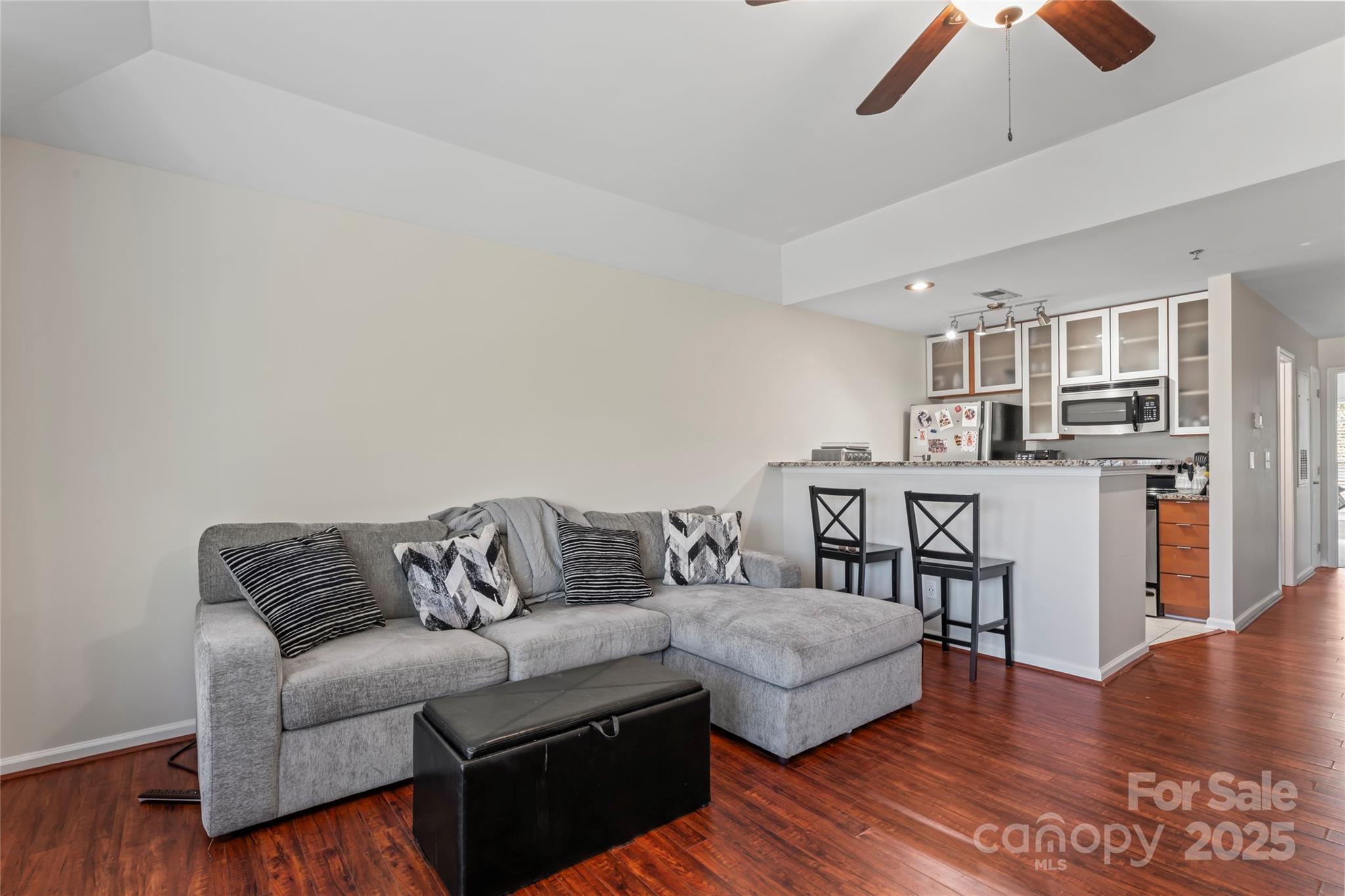 529 N Graham Street Unit: 3G
