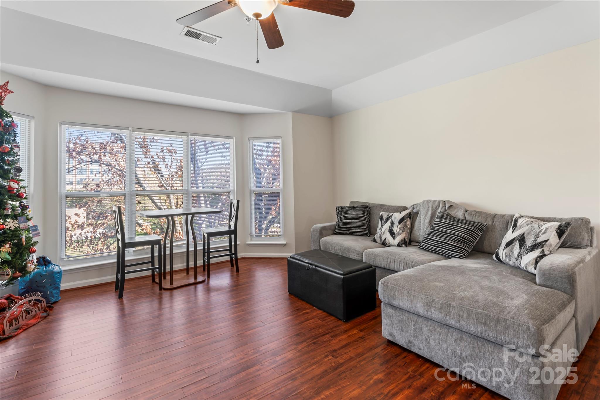 529 N Graham Street Unit: 3G