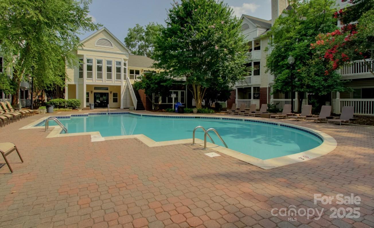 529 N Graham Street Unit: 3G