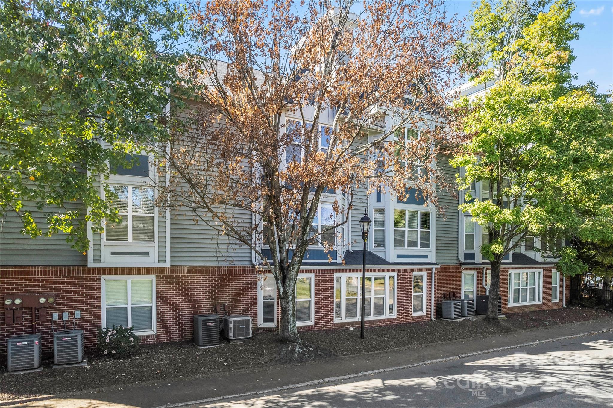 529 N Graham Street Unit: 3G