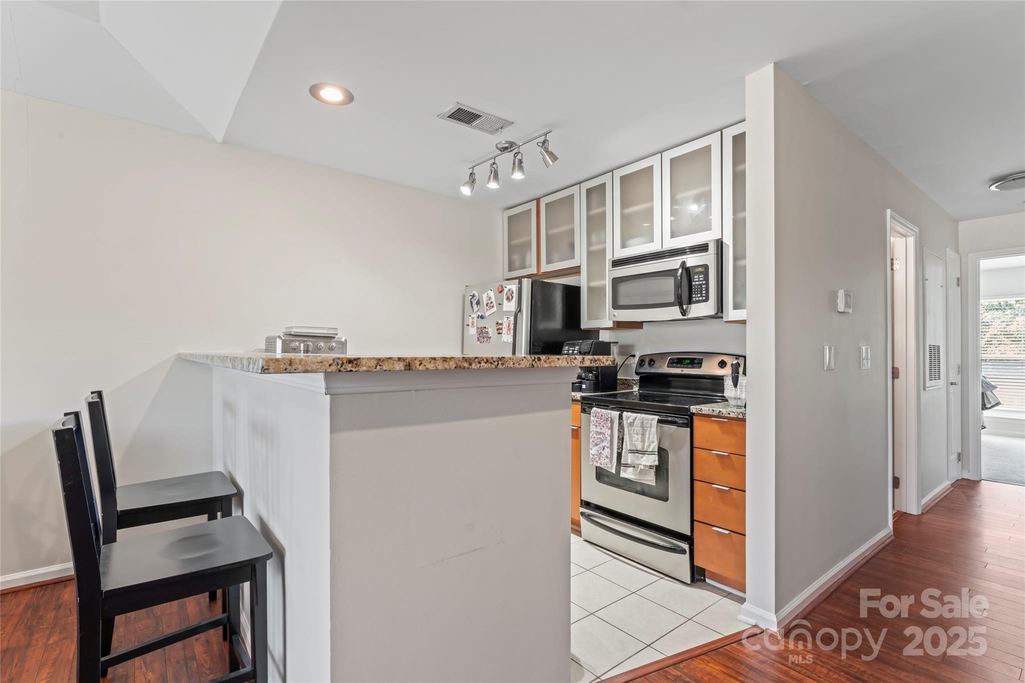 529 N Graham Street Unit: 3G