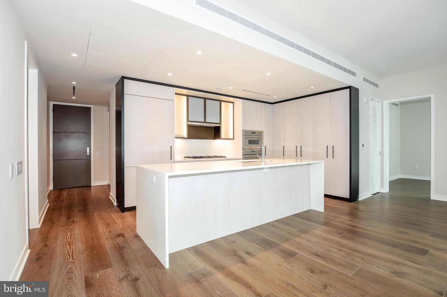 601 Wharf St SW #506
