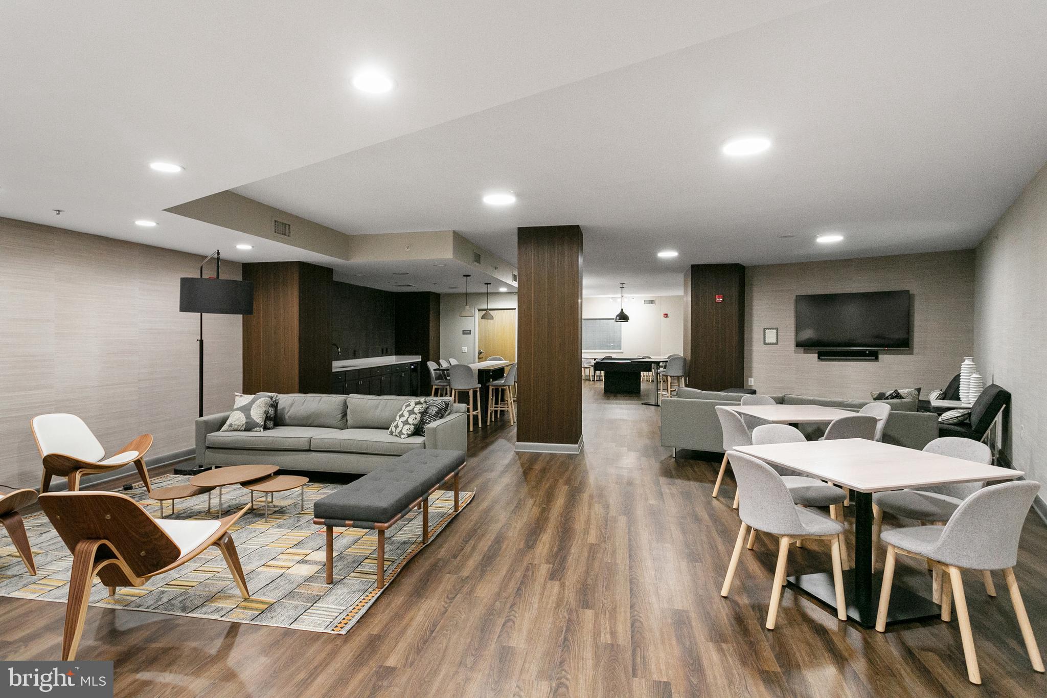 400 Massachusetts Ave NW #410