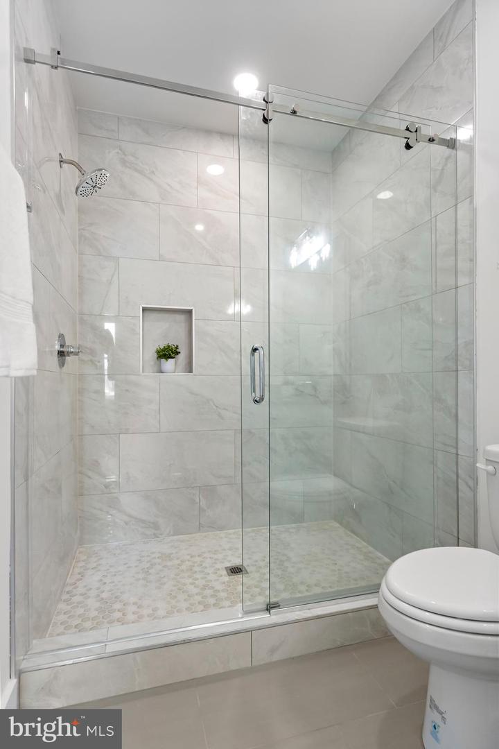 1214 Meigs Pl NE #4