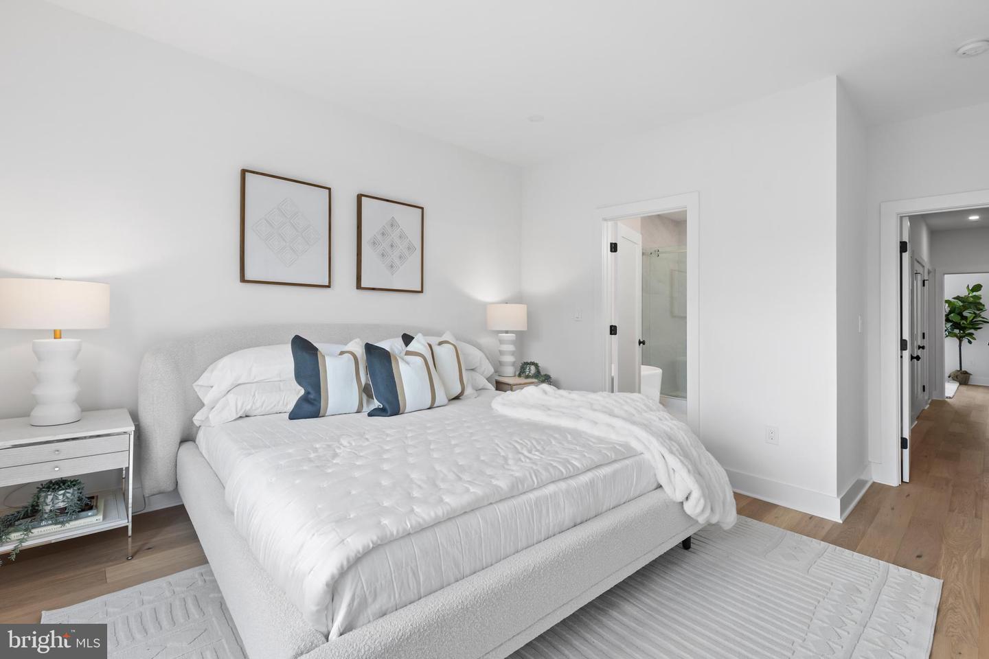1214 Meigs Pl NE #4