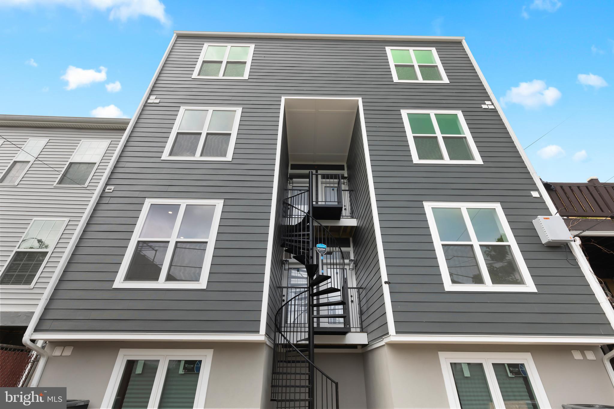 1214 Meigs Pl NE #4