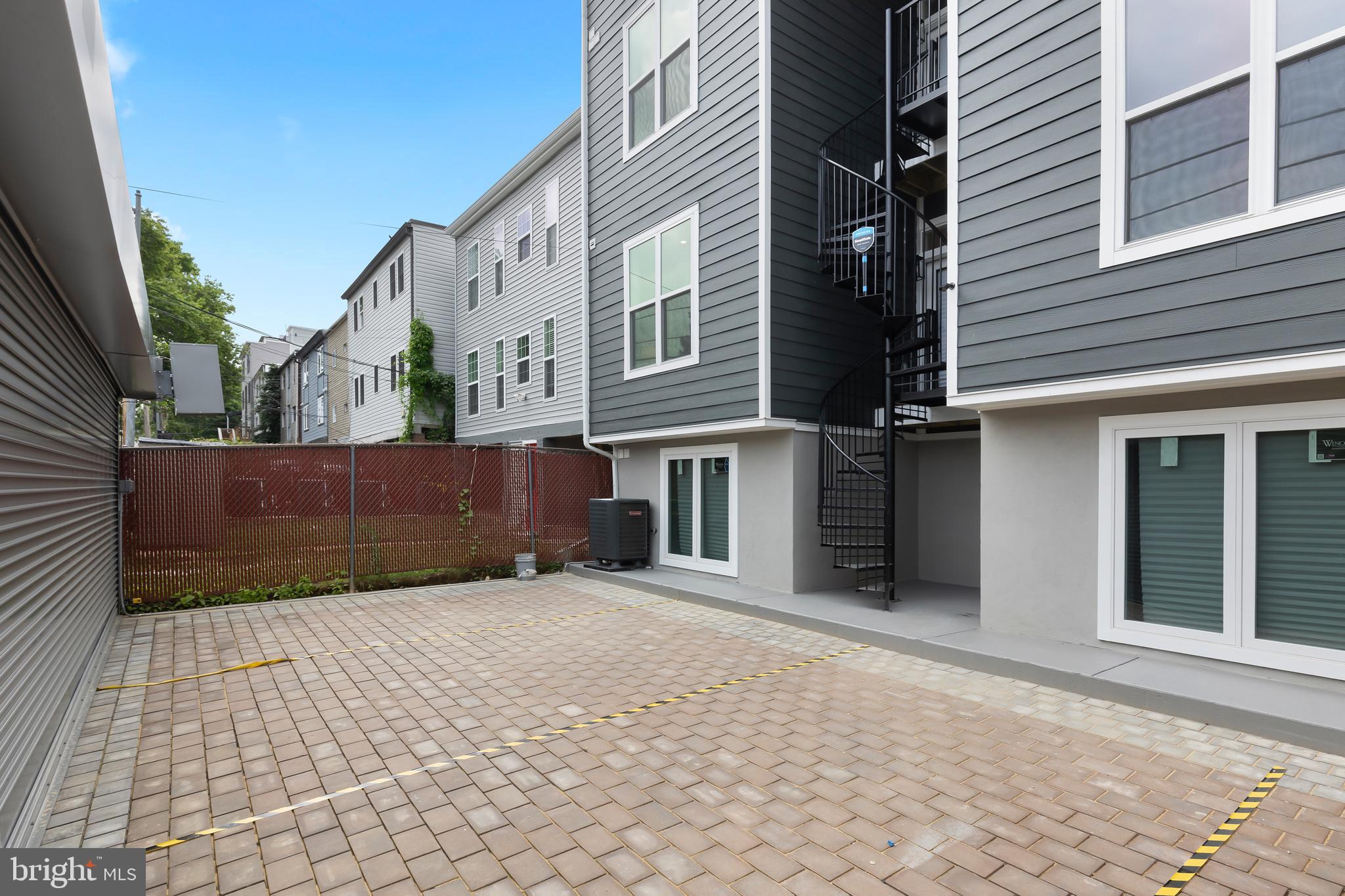 1214 Meigs Pl NE #4