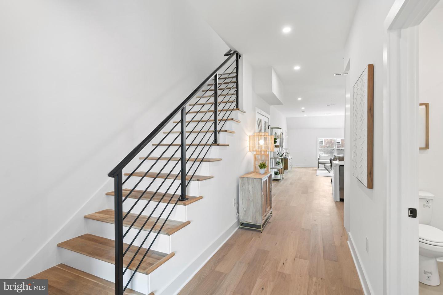 1214 Meigs Pl NE #4
