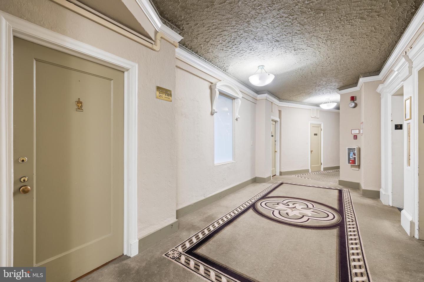 2032 Belmont Rd NW #302