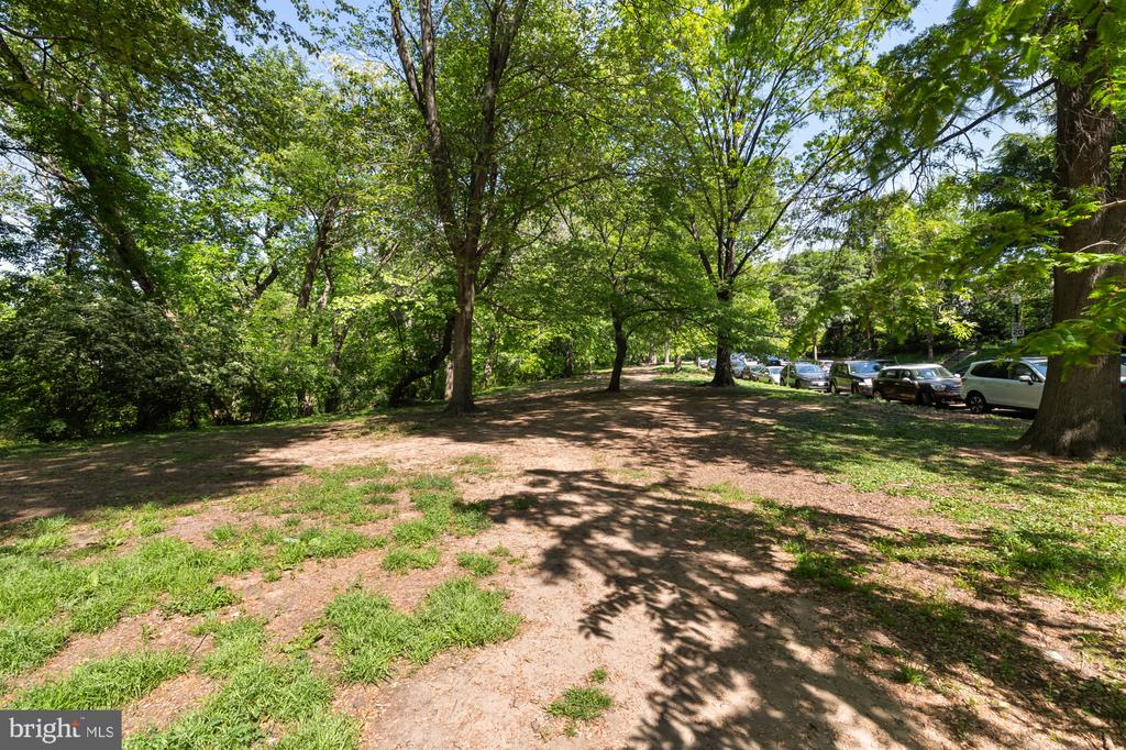 2032 Belmont Rd NW #302