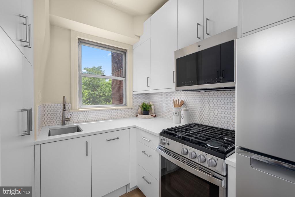 2500 Q St NW #410