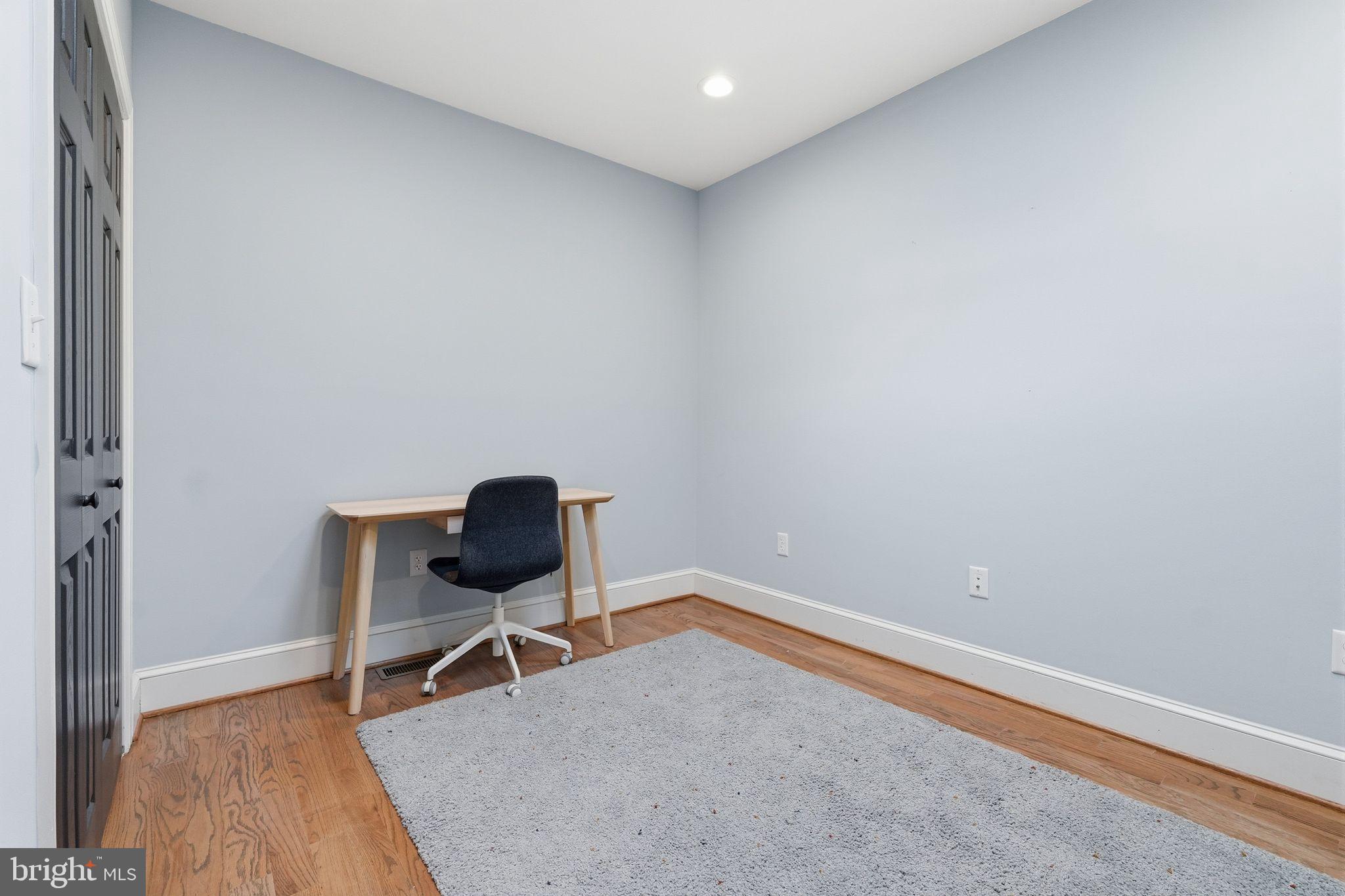 421 FARRAGUT STREET NW