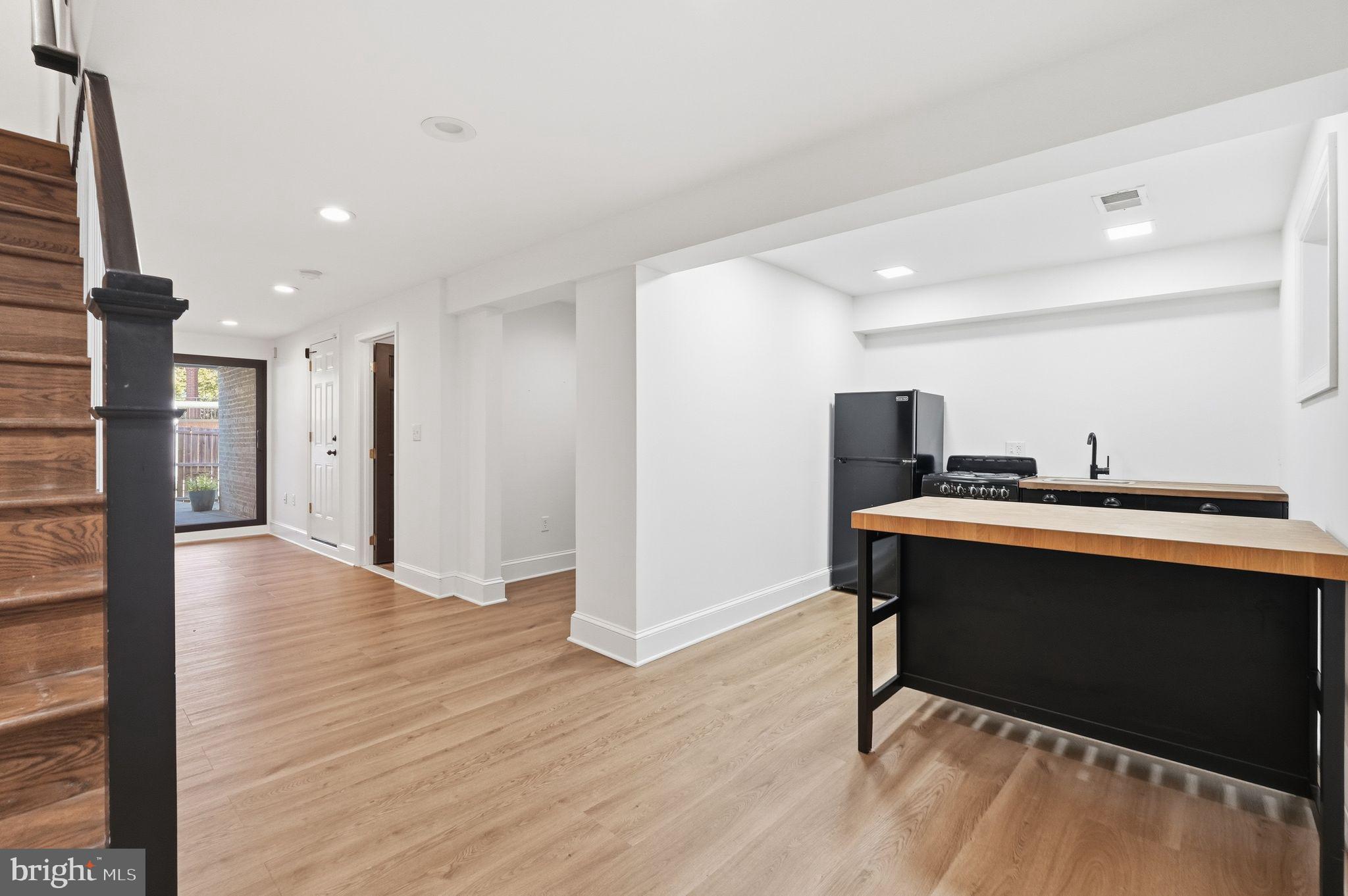 421 FARRAGUT STREET NW