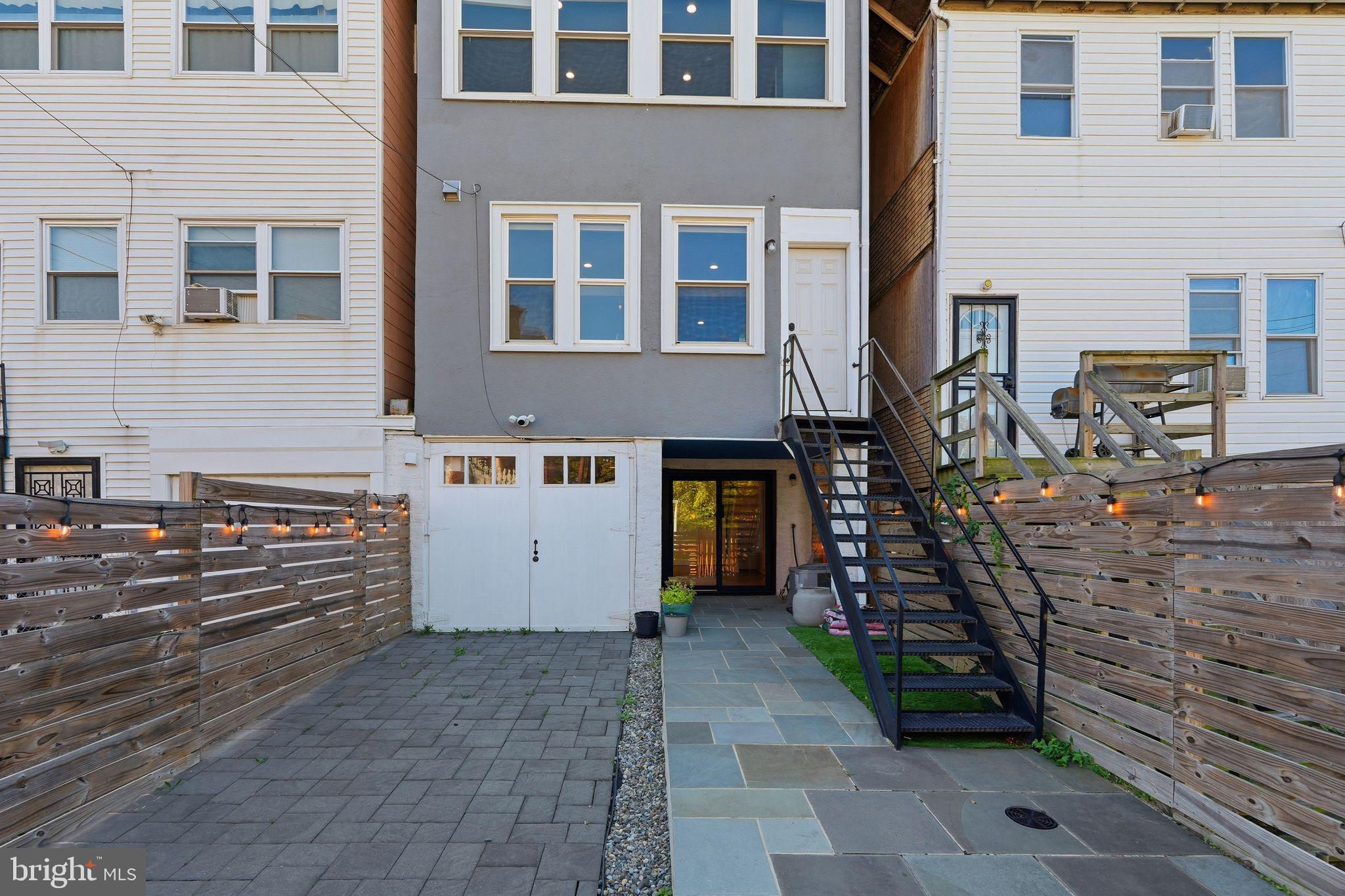 421 FARRAGUT STREET NW